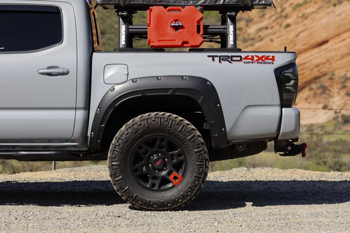 Fender Flares | Defender | 8T6 Voodoo Blue | Toyota Tacoma 2WD/4WD (16-23)